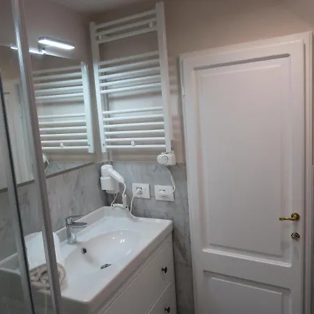Apartman Frame House