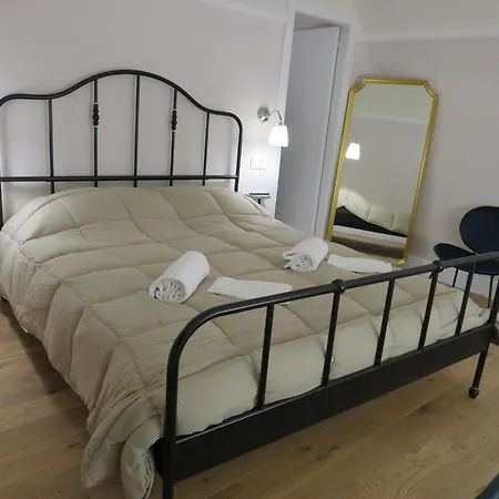 Frame House Apartment *
