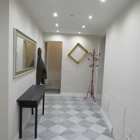 Frame House Apartman *