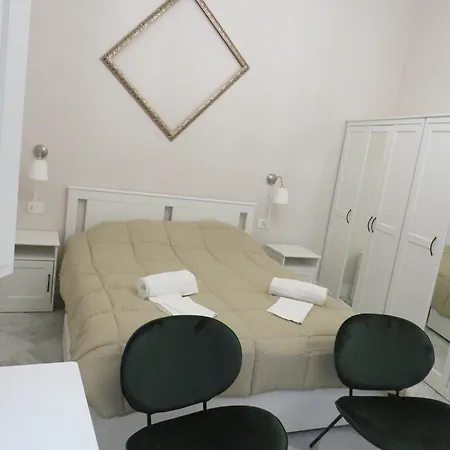 Frame House Apartment *